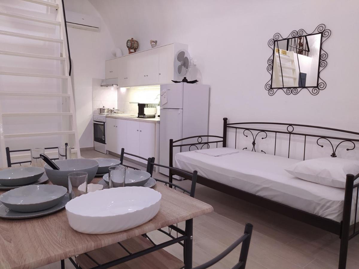 Mentoras' Complex Apartment Emporio  ภายนอก รูปภาพ