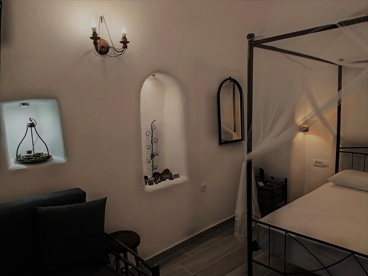 Mentoras' Complex Apartment Emporio  ภายนอก รูปภาพ