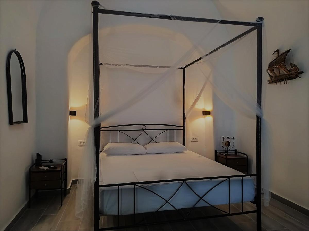 Mentoras' Complex Apartment Emporio  ภายนอก รูปภาพ