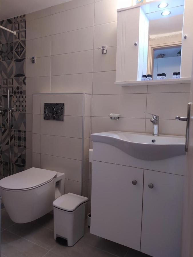 Mentoras' Complex Apartment Emporio  ภายนอก รูปภาพ