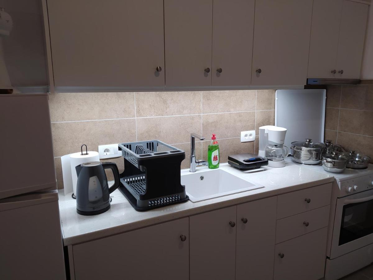 Mentoras' Complex Apartment Emporio  ภายนอก รูปภาพ