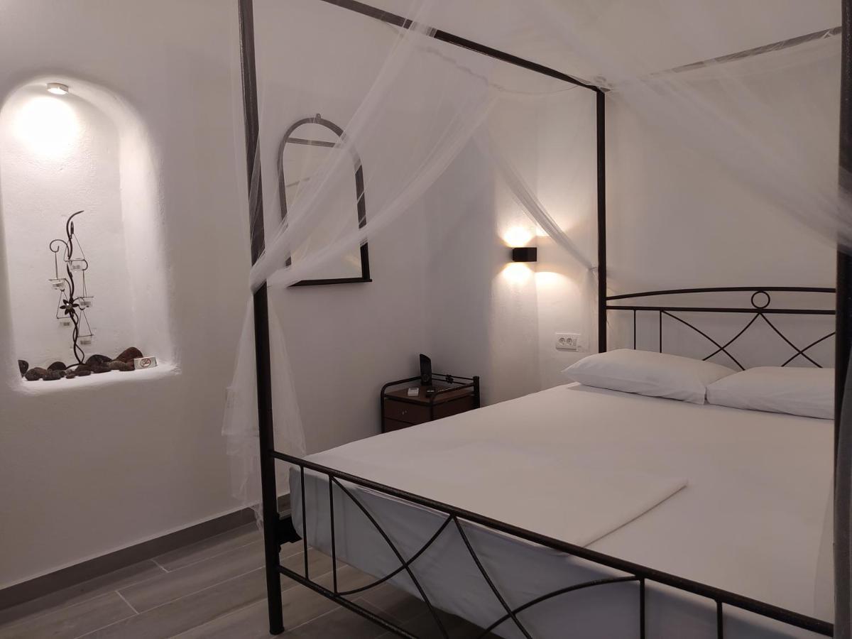 Mentoras' Complex Apartment Emporio  ภายนอก รูปภาพ